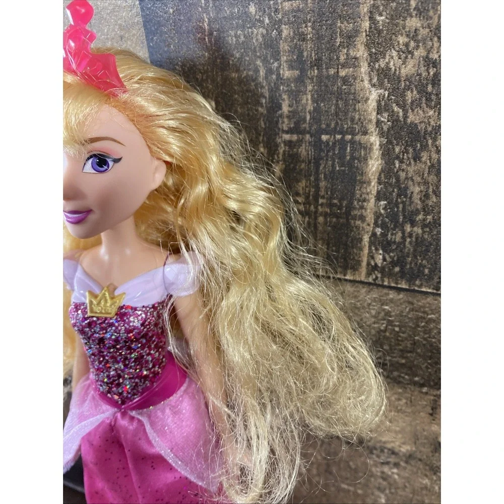 Disney Princess Royal Aurora Sleeping Beauty Barbie Doll 2018 Glitter Pink Dress